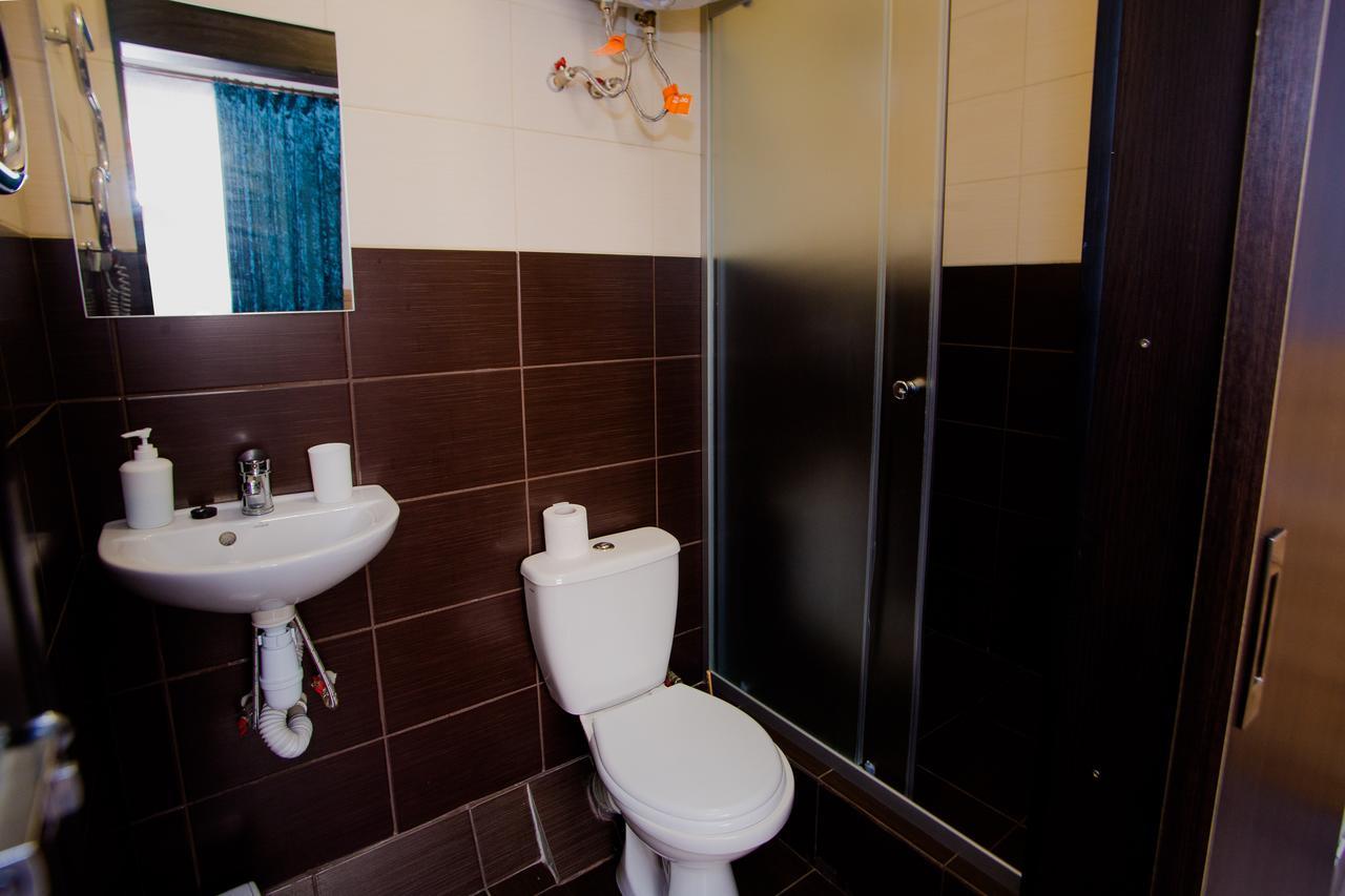 Ok Hotel Rivne Eksteriør bilde